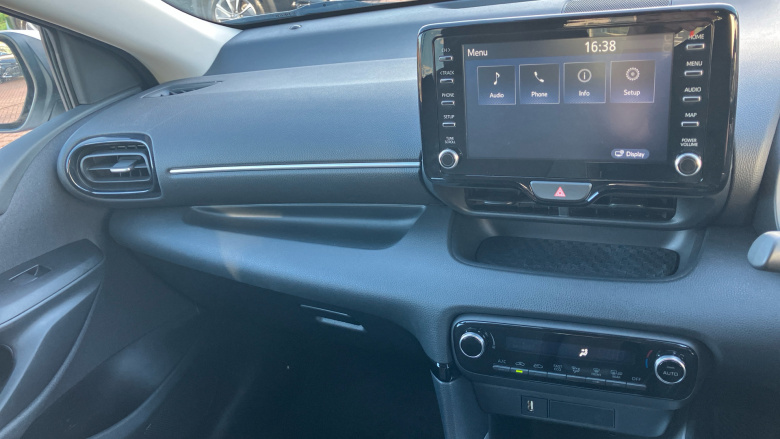 Toyota Yaris 1.5 Hybrid Design 5dr CVT Hybrid Hatchback